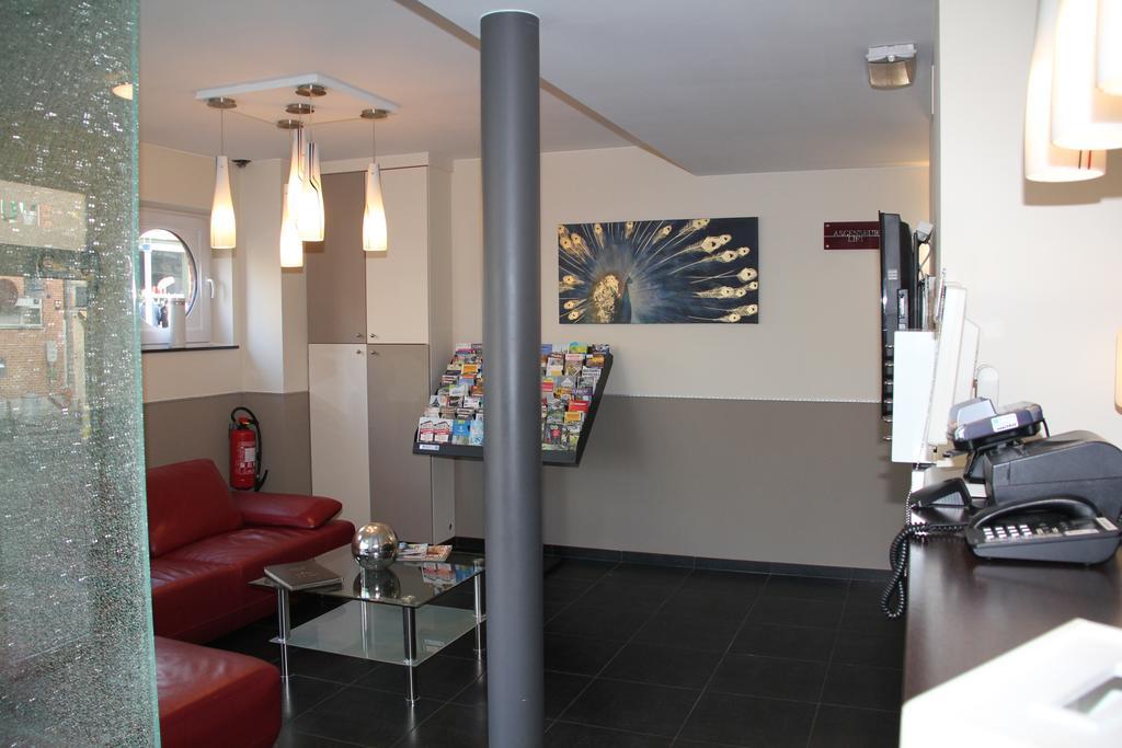 Hotel La Louve La Louviere Bagian luar foto